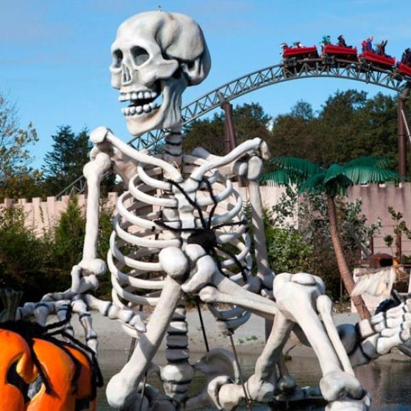Vier Magical Halloween in Djurs Sommerland in Denemarken