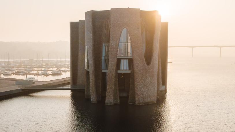 Het Fjordenhus in het Vejle Fjord in Vejle, Denemarken