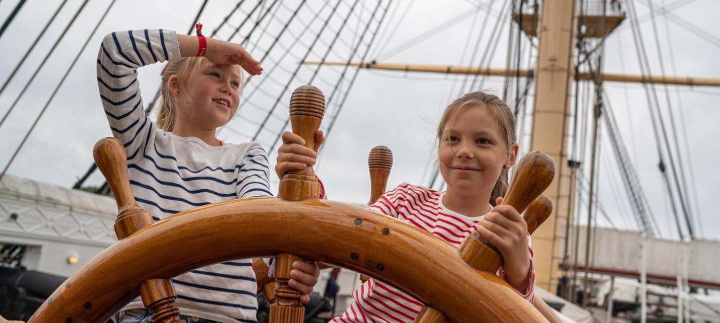 Children on a boat, Fregatten Jylland