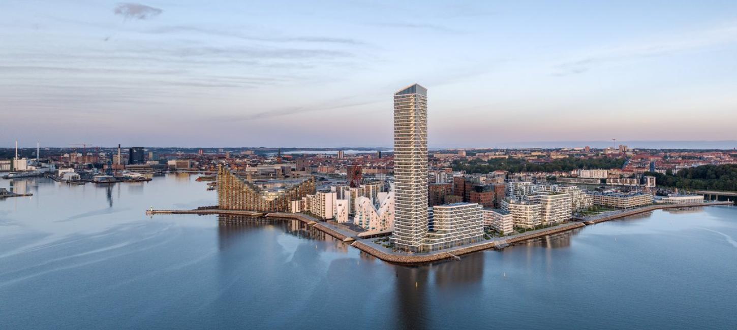 Havenuitzicht op de toonaangevende architectuur van Aarhus Ø in Denemarken