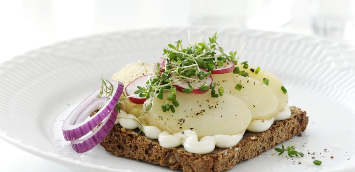 "Kartoffelmad", eine dänischer Smörrebröd-Version mit Kartoffeln